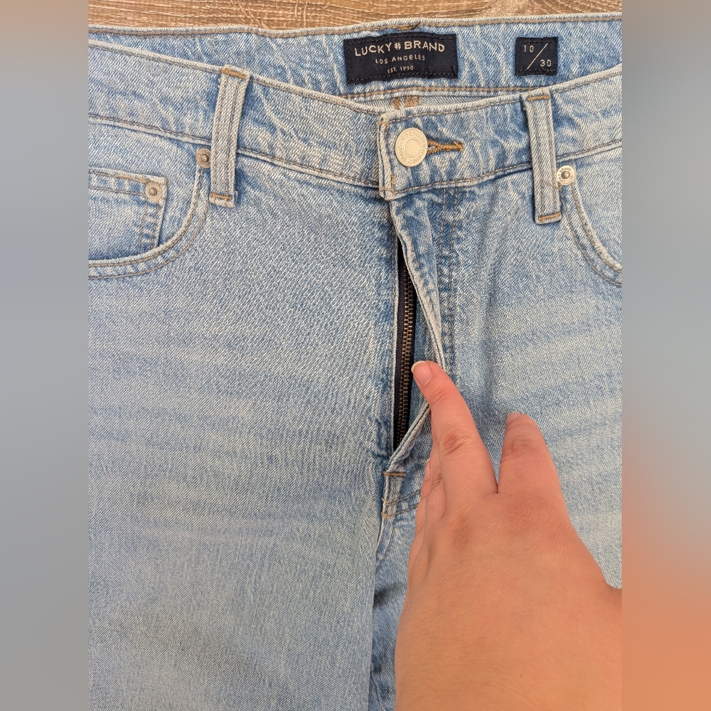 NWT Lucky Brand Mid Rise Authentic Straight Leg Cropped Jeans Size 10, 30 - Picture 3 of 13